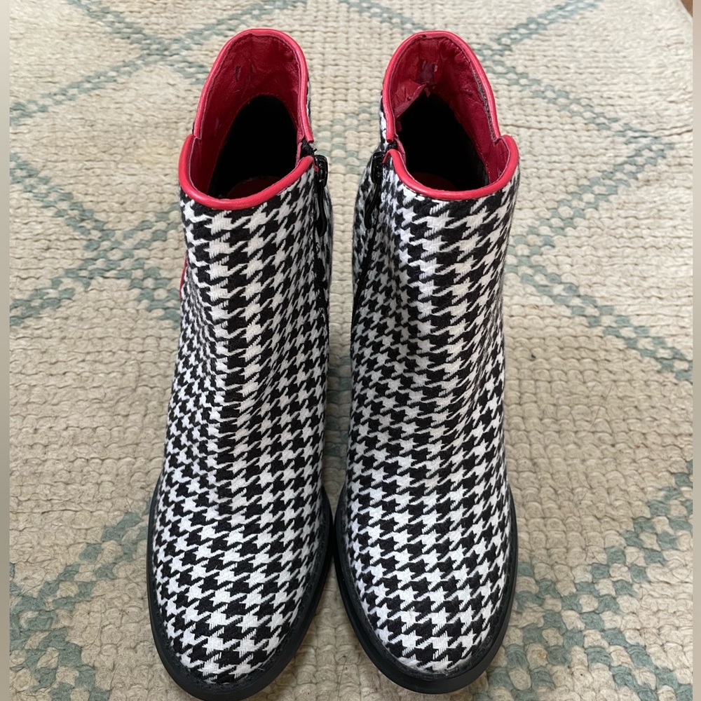 Very Volatile Barely Worn Boots